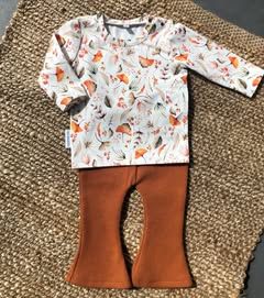 Handgemaakt kindersetje: shirtje met flared broekje in verschillende stofjes
